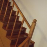 scari din lemn pe metal