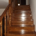 scari din lemn pe metal