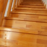 scari din lemn pe vanguri