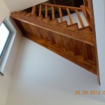 scari din lemn pe vanguri