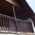 balustrada din lemn exterioara