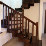 Scara din lemn stejar pe vanguri