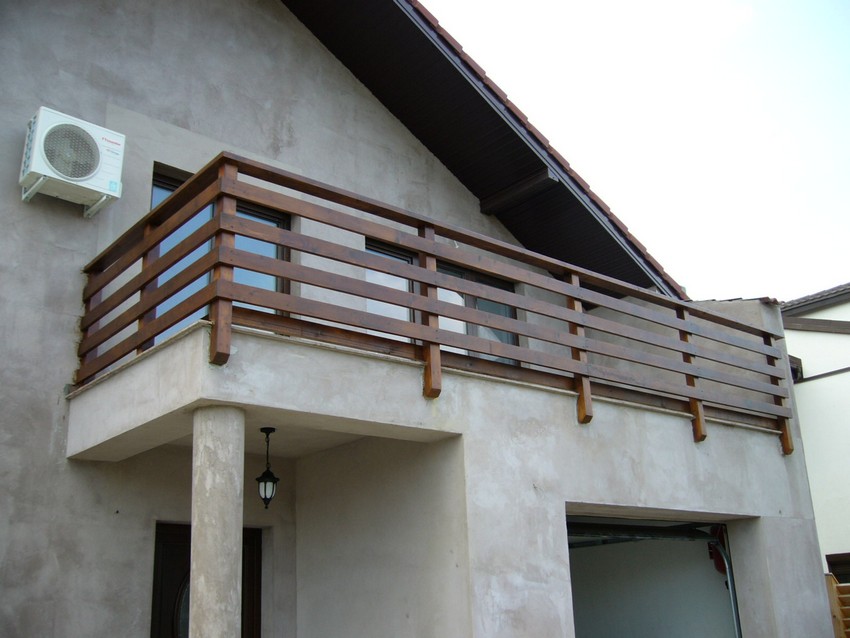 balustrada exterioara lemn